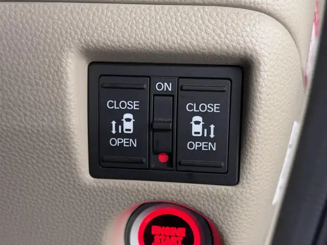 ホンダ Ｎ ＢＯＸ G L ターボ ホンダセンシング 三重県 2019(令1)年 8.5万km ブリティッシュグリーンP ガソリン・ターボ/FF/MTモード付インパネCVT/純正 7インチナビ VXM-204VFi/（CD/DVD/FM/AM/TV/iPod/SD/MusicRack/USB/Bluetooth）/バックカメラ/両側パワースライドドア/ビルトイン ETC/Honda SENSING/・衝突軽減ブレーキ［CMBS］/・車線維持支援システム［LKAS］/・路外逸脱抑制機能/・アダプティブクルーズコントロール［ACC］/・先行車発進お知らせ機能/・標識認識機能/装備/・シートヒーター（D/N）/・オートライト/・LEDヘッドランプ/・オートハイビーム/・パドルシフト/・オートエアコン/・ステアリングスイッチ/・2.5A 急速充電対応 USB充電ジャックx2/・電動格納ドアミラー/・リヤドアロールサンシェード/・プッシュスタート/・14インチAW/・スマートキーx2/・保/取/ナビ取/など