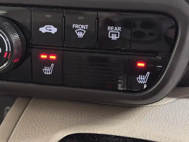 ホンダ Ｎ ＢＯＸ G L ターボ ホンダセンシング 三重県 2019(令1)年 8.5万km ブリティッシュグリーンP ガソリン・ターボ/FF/MTモード付インパネCVT/純正 7インチナビ VXM-204VFi/（CD/DVD/FM/AM/TV/iPod/SD/MusicRack/USB/Bluetooth）/バックカメラ/両側パワースライドドア/ビルトイン ETC/Honda SENSING/・衝突軽減ブレーキ［CMBS］/・車線維持支援システム［LKAS］/・路外逸脱抑制機能/・アダプティブクルーズコントロール［ACC］/・先行車発進お知らせ機能/・標識認識機能/装備/・シートヒーター（D/N）/・オートライト/・LEDヘッドランプ/・オートハイビーム/・パドルシフト/・オートエアコン/・ステアリングスイッチ/・2.5A 急速充電対応 USB充電ジャックx2/・電動格納ドアミラー/・リヤドアロールサンシェード/・プッシュスタート/・14インチAW/・スマートキーx2/・保/取/ナビ取/など