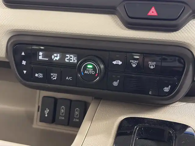 ホンダ Ｎ ＢＯＸ G L ターボ ホンダセンシング 三重県 2019(令1)年 8.5万km ブリティッシュグリーンP ガソリン・ターボ/FF/MTモード付インパネCVT/純正 7インチナビ VXM-204VFi/（CD/DVD/FM/AM/TV/iPod/SD/MusicRack/USB/Bluetooth）/バックカメラ/両側パワースライドドア/ビルトイン ETC/Honda SENSING/・衝突軽減ブレーキ［CMBS］/・車線維持支援システム［LKAS］/・路外逸脱抑制機能/・アダプティブクルーズコントロール［ACC］/・先行車発進お知らせ機能/・標識認識機能/装備/・シートヒーター（D/N）/・オートライト/・LEDヘッドランプ/・オートハイビーム/・パドルシフト/・オートエアコン/・ステアリングスイッチ/・2.5A 急速充電対応 USB充電ジャックx2/・電動格納ドアミラー/・リヤドアロールサンシェード/・プッシュスタート/・14インチAW/・スマートキーx2/・保/取/ナビ取/など