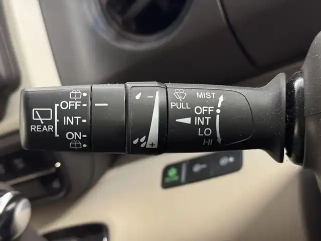 ホンダ Ｎ ＢＯＸ G L ターボ ホンダセンシング 三重県 2019(令1)年 8.5万km ブリティッシュグリーンP ガソリン・ターボ/FF/MTモード付インパネCVT/純正 7インチナビ VXM-204VFi/（CD/DVD/FM/AM/TV/iPod/SD/MusicRack/USB/Bluetooth）/バックカメラ/両側パワースライドドア/ビルトイン ETC/Honda SENSING/・衝突軽減ブレーキ［CMBS］/・車線維持支援システム［LKAS］/・路外逸脱抑制機能/・アダプティブクルーズコントロール［ACC］/・先行車発進お知らせ機能/・標識認識機能/装備/・シートヒーター（D/N）/・オートライト/・LEDヘッドランプ/・オートハイビーム/・パドルシフト/・オートエアコン/・ステアリングスイッチ/・2.5A 急速充電対応 USB充電ジャックx2/・電動格納ドアミラー/・リヤドアロールサンシェード/・プッシュスタート/・14インチAW/・スマートキーx2/・保/取/ナビ取/など