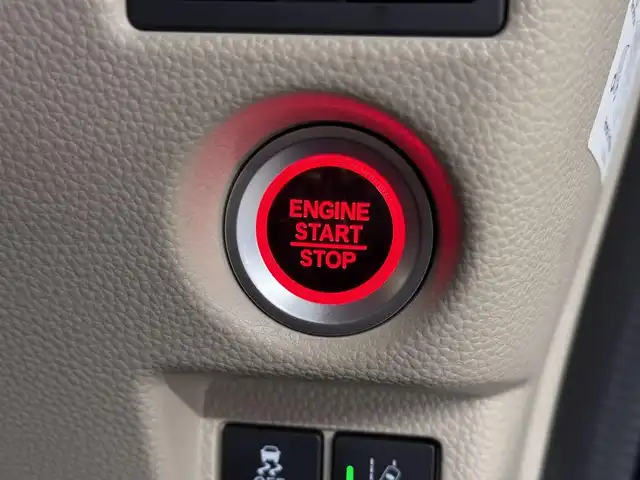 ホンダ Ｎ ＢＯＸ G L ターボ ホンダセンシング 三重県 2019(令1)年 8.5万km ブリティッシュグリーンP ガソリン・ターボ/FF/MTモード付インパネCVT/純正 7インチナビ VXM-204VFi/（CD/DVD/FM/AM/TV/iPod/SD/MusicRack/USB/Bluetooth）/バックカメラ/両側パワースライドドア/ビルトイン ETC/Honda SENSING/・衝突軽減ブレーキ［CMBS］/・車線維持支援システム［LKAS］/・路外逸脱抑制機能/・アダプティブクルーズコントロール［ACC］/・先行車発進お知らせ機能/・標識認識機能/装備/・シートヒーター（D/N）/・オートライト/・LEDヘッドランプ/・オートハイビーム/・パドルシフト/・オートエアコン/・ステアリングスイッチ/・2.5A 急速充電対応 USB充電ジャックx2/・電動格納ドアミラー/・リヤドアロールサンシェード/・プッシュスタート/・14インチAW/・スマートキーx2/・保/取/ナビ取/など