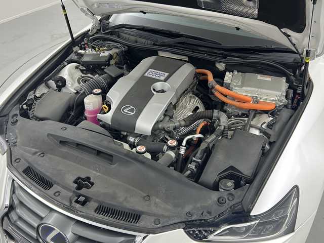 レクサス ＩＳ 300h 福島県 2017(平29)年 7.9万km ソニッククォーツ /禁煙車//レーダークルーズコントロール//クリアランスソナー//純正ナビ//ＢＳＭ//シートヒーター//ステアリングヒーター//フルセグＴＶ・CD・DVD・BT・MSV・AUX//パドルシフト//ＧＰＳレーダー//ＬＥＤライト//オートハイビーム//ステアリングリモコン//スマートキー//取説・保証書