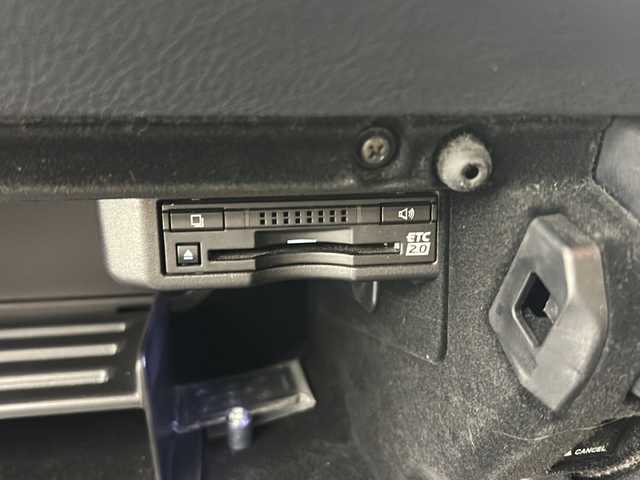 レクサス ＩＳ 300h 福島県 2017(平29)年 7.9万km ソニッククォーツ /禁煙車//レーダークルーズコントロール//クリアランスソナー//純正ナビ//ＢＳＭ//シートヒーター//ステアリングヒーター//フルセグＴＶ・CD・DVD・BT・MSV・AUX//パドルシフト//ＧＰＳレーダー//ＬＥＤライト//オートハイビーム//ステアリングリモコン//スマートキー//取説・保証書