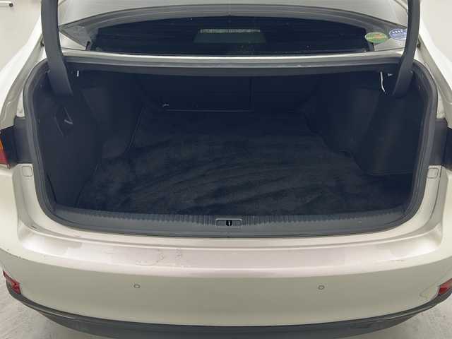 レクサス ＩＳ 300h 福島県 2017(平29)年 7.9万km ソニッククォーツ /禁煙車//レーダークルーズコントロール//クリアランスソナー//純正ナビ//ＢＳＭ//シートヒーター//ステアリングヒーター//フルセグＴＶ・CD・DVD・BT・MSV・AUX//パドルシフト//ＧＰＳレーダー//ＬＥＤライト//オートハイビーム//ステアリングリモコン//スマートキー//取説・保証書