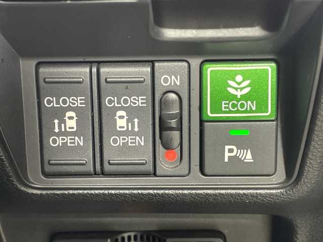 ホンダ オデッセイ ハイブリッド アブソルート・EXホンダセンジング 神奈川県 2018(平30)年 7万km クリスタルブラックパール 純正9型メモリーナビゲーション【VXM-187VfNi】/AM FM フルセグ Bluetooth iPod USB AppleCarPlay /マルチビューカメラシステム/両側パワースライドドア/純正11.6型後席フリップダウンモニター/ホンダセンシング/アダプティブクルーズコントロール/ブラインドスポットモニター/シートヒーター/パワーシート/ビルトインETC/ドライブレコーダー/純正フロアマット/スマートキー/LEDヘッドライト/オートライト/純正17インチアルミホイル/ドアバイザー/レーントレーシングアラート/衝突軽減ブレーキ