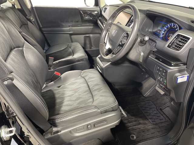 ホンダ オデッセイ ハイブリッド アブソルート・EXホンダセンジング 神奈川県 2018(平30)年 7万km クリスタルブラックパール 純正9型メモリーナビゲーション【VXM-187VfNi】/AM FM フルセグ Bluetooth iPod USB AppleCarPlay /マルチビューカメラシステム/両側パワースライドドア/純正11.6型後席フリップダウンモニター/ホンダセンシング/アダプティブクルーズコントロール/ブラインドスポットモニター/シートヒーター/パワーシート/ビルトインETC/ドライブレコーダー/純正フロアマット/スマートキー/LEDヘッドライト/オートライト/純正17インチアルミホイル/ドアバイザー/レーントレーシングアラート/衝突軽減ブレーキ