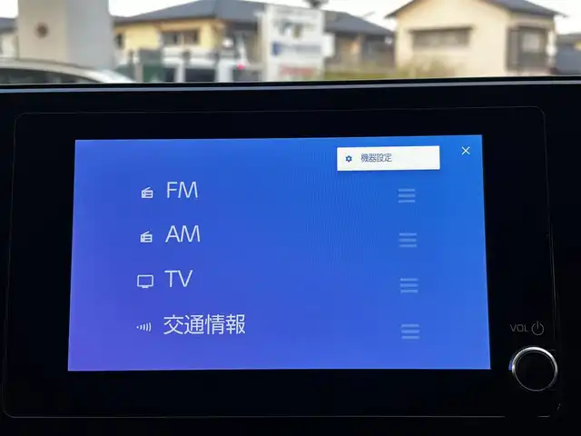 トヨタ ハリアー S 熊本県 2025(令7)年 1.9万km プラチナホワイトパールマイカ 純正ディスプレイオーディオ/【ナビ機能付き/フルセグＴＶ/Bluetooth再生】/バックカメラ/プリクラッシュセーフティシステム/レーントレーシングアシスト/クリアランスソナー/レーダークルーズコントロール/ロードサインアシスト/先行車発進告知/オートハイビーム/LEDオートライト/純正19インチAW/ビルトインETC/保証書/取扱説明書