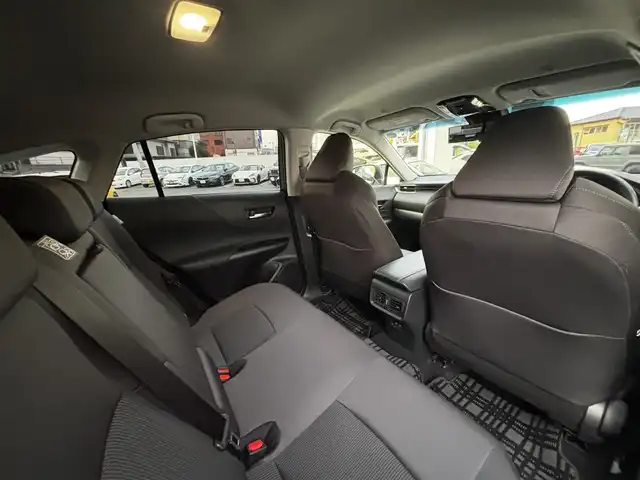 トヨタ ハリアー S 熊本県 2025(令7)年 1.9万km プラチナホワイトパールマイカ 純正ディスプレイオーディオ/【ナビ機能付き/フルセグＴＶ/Bluetooth再生】/バックカメラ/プリクラッシュセーフティシステム/レーントレーシングアシスト/クリアランスソナー/レーダークルーズコントロール/ロードサインアシスト/先行車発進告知/オートハイビーム/LEDオートライト/純正19インチAW/ビルトインETC/保証書/取扱説明書