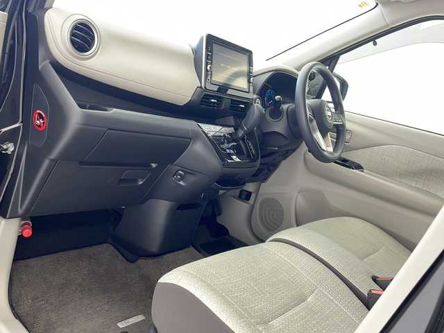 日産 デイズ X 沖縄県 2020(令2)年 5.2万km ブラック 純正９インチナビ(MM320D-L)　/(フルセグＴＶ　ＣＤ　ＤＶＤ　Bluetooth)　/アラウンドビューモニター/ＥＴＣ　/ドライブレコーダー/ステアリングスイッチ　/スマートキー　/スペアキー　/プッシュスタート/ＬＥＤヘッドライト/オートライト　/純正14インチアルミホイール/純正フロアマット/アイドリングストップ/クリアランスソナー/ドアバイザー/取扱説明書