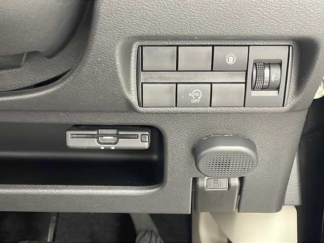 日産 デイズ X 沖縄県 2020(令2)年 5.2万km ブラック 純正９インチナビ(MM320D-L)　/(フルセグＴＶ　ＣＤ　ＤＶＤ　Bluetooth)　/アラウンドビューモニター/ＥＴＣ　/ドライブレコーダー/ステアリングスイッチ　/スマートキー　/スペアキー　/プッシュスタート/ＬＥＤヘッドライト/オートライト　/純正14インチアルミホイール/純正フロアマット/アイドリングストップ/クリアランスソナー/ドアバイザー/取扱説明書