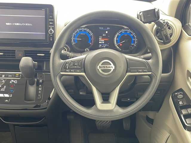 日産 デイズ X 沖縄県 2020(令2)年 5.2万km ブラック 純正９インチナビ(MM320D-L)　/(フルセグＴＶ　ＣＤ　ＤＶＤ　Bluetooth)　/アラウンドビューモニター/ＥＴＣ　/ドライブレコーダー/ステアリングスイッチ　/スマートキー　/スペアキー　/プッシュスタート/ＬＥＤヘッドライト/オートライト　/純正14インチアルミホイール/純正フロアマット/アイドリングストップ/クリアランスソナー/ドアバイザー/取扱説明書