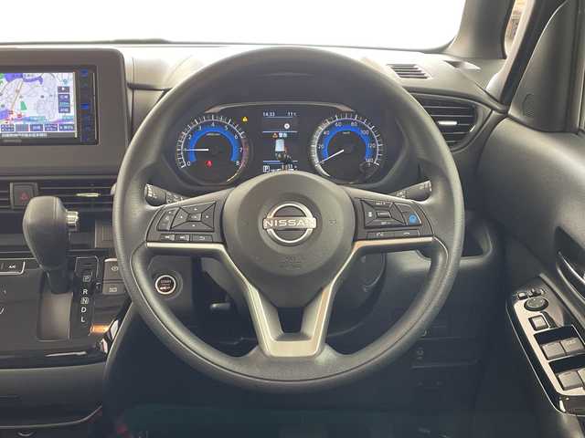 日産 ルークス HWS X アーバンクロム プロパイロットED 兵庫県 2024(令6)年 0.6万km スパークリングレッド/ブラック ・社外ナビ/SD/CD/DVD/TV/BT/・全方位カメラ/・両側パワースライドドア/・ハンズフリーパワースライドドア/・衝突軽減ブレーキ/・インテリジェントルームミラー/・車線逸脱警報/・車線逸脱防止支援/・プロパイロット/・先行車発進お知らせ/・速度標識表示/・道路標識表示/・ソナー/・ふらつき警報/・レーダークルーズコントロール/・ETC/・LEDヘッドランプ/・フォグランプ/・スマートキー/・フロアマット/・純正アルミホイール/・取扱説明書/・保証書/・スペアキー