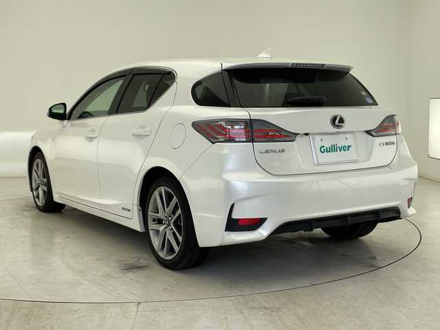 レクサス ＣＴ 200h クールツーリングスタイル 千葉県 2016(平28)年 3.5万km ソニッククォーツ CoolTouringStyle専用/フロンスピンドルグリル/レッドブラックシート/アルミホイール/純正メーカーナビ/バックカメラ/ビルトインETC/クルーズコントロール/LEDヘッドライト/LEDフォグランプ/前席シートヒーター/前席パワーシート/オートライト/純正フロアマット/横滑り防止装置/スマートキー/プッシュスタート