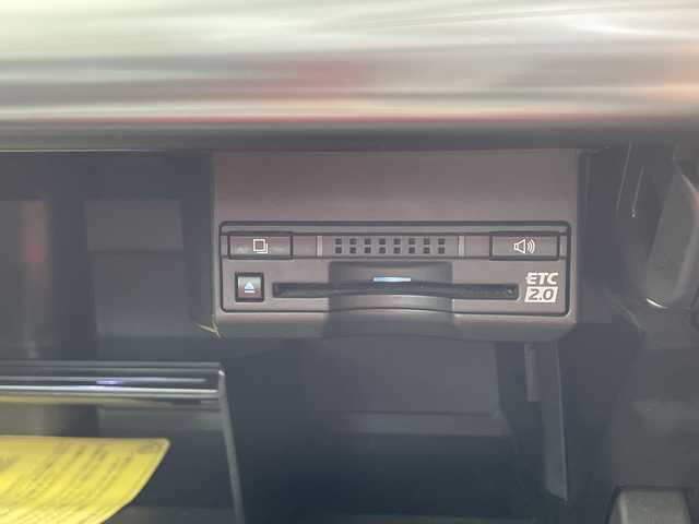 レクサス ＣＴ 200h クールツーリングスタイル 千葉県 2016(平28)年 3.5万km ソニッククォーツ CoolTouringStyle専用/フロンスピンドルグリル/レッドブラックシート/アルミホイール/純正メーカーナビ/バックカメラ/ビルトインETC/クルーズコントロール/LEDヘッドライト/LEDフォグランプ/前席シートヒーター/前席パワーシート/オートライト/純正フロアマット/横滑り防止装置/スマートキー/プッシュスタート