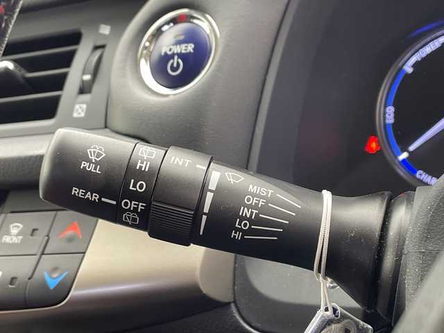 レクサス ＣＴ 200h クールツーリングスタイル 千葉県 2016(平28)年 3.5万km ソニッククォーツ CoolTouringStyle専用/フロンスピンドルグリル/レッドブラックシート/アルミホイール/純正メーカーナビ/バックカメラ/ビルトインETC/クルーズコントロール/LEDヘッドライト/LEDフォグランプ/前席シートヒーター/前席パワーシート/オートライト/純正フロアマット/横滑り防止装置/スマートキー/プッシュスタート