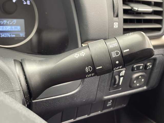 レクサス ＣＴ 200h クールツーリングスタイル 千葉県 2016(平28)年 3.5万km ソニッククォーツ CoolTouringStyle専用/フロンスピンドルグリル/レッドブラックシート/アルミホイール/純正メーカーナビ/バックカメラ/ビルトインETC/クルーズコントロール/LEDヘッドライト/LEDフォグランプ/前席シートヒーター/前席パワーシート/オートライト/純正フロアマット/横滑り防止装置/スマートキー/プッシュスタート