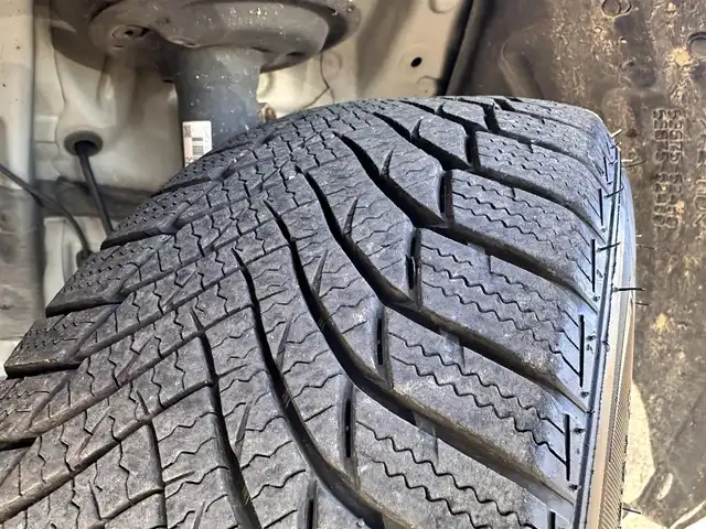 トヨタ アクア S スタイルブラック 宮城県 2019(平31)年 5.5万km ホワイトパールクリスタルシャイン セーフティセンス/・プリクラッシュセーフティ/・レーンディパーチャーアラート/・オートマチックハイビーム/先行車発進告知機能/クリアランスソナー/パーキングサポートブレーキ/社外ナビ（CN-RE04D）/・CD/DVD/・Bluetooth/・フルセグTV/バックカメラ/ドライブレコーダー/ETC/ステアリングスイッチ/シートカバー/LEDヘッドランプ/フォグランプ/オートライト/スマートキー＆プッシュスタート/電動格納ミラー/社外15インチAW/フロアマット/Wエアバッグ