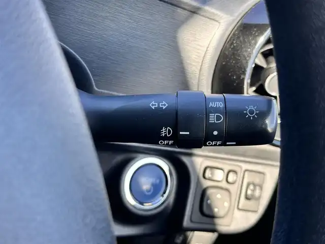 トヨタ アクア S スタイルブラック 宮城県 2019(平31)年 5.5万km ホワイトパールクリスタルシャイン セーフティセンス/・プリクラッシュセーフティ/・レーンディパーチャーアラート/・オートマチックハイビーム/先行車発進告知機能/クリアランスソナー/パーキングサポートブレーキ/社外ナビ（CN-RE04D）/・CD/DVD/・Bluetooth/・フルセグTV/バックカメラ/ドライブレコーダー/ETC/ステアリングスイッチ/シートカバー/LEDヘッドランプ/フォグランプ/オートライト/スマートキー＆プッシュスタート/電動格納ミラー/社外15インチAW/フロアマット/Wエアバッグ