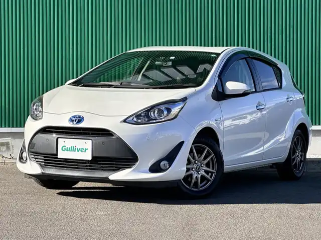 トヨタ アクア S スタイルブラック 宮城県 2019(平31)年 5.5万km ホワイトパールクリスタルシャイン セーフティセンス/・プリクラッシュセーフティ/・レーンディパーチャーアラート/・オートマチックハイビーム/先行車発進告知機能/クリアランスソナー/パーキングサポートブレーキ/社外ナビ（CN-RE04D）/・CD/DVD/・Bluetooth/・フルセグTV/バックカメラ/ドライブレコーダー/ETC/ステアリングスイッチ/シートカバー/LEDヘッドランプ/フォグランプ/オートライト/スマートキー＆プッシュスタート/電動格納ミラー/社外15インチAW/フロアマット/Wエアバッグ