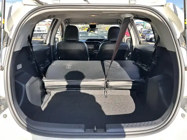 トヨタ アクア S スタイルブラック 宮城県 2019(平31)年 5.5万km ホワイトパールクリスタルシャイン セーフティセンス/・プリクラッシュセーフティ/・レーンディパーチャーアラート/・オートマチックハイビーム/先行車発進告知機能/クリアランスソナー/パーキングサポートブレーキ/社外ナビ（CN-RE04D）/・CD/DVD/・Bluetooth/・フルセグTV/バックカメラ/ドライブレコーダー/ETC/ステアリングスイッチ/シートカバー/LEDヘッドランプ/フォグランプ/オートライト/スマートキー＆プッシュスタート/電動格納ミラー/社外15インチAW/フロアマット/Wエアバッグ