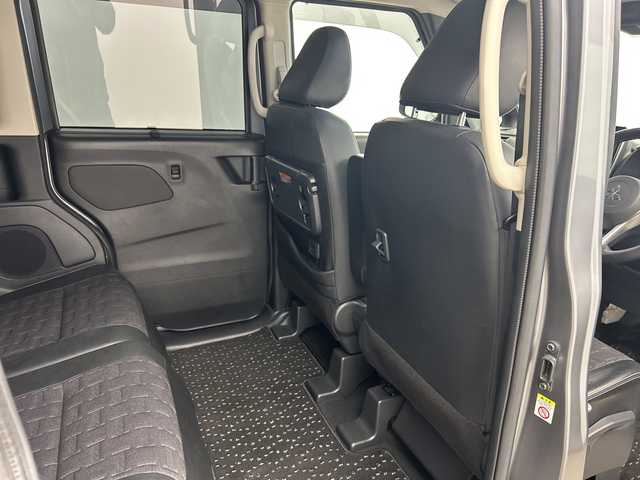 三菱 デリカミニ T プレミアム 兵庫県 2023(令5)年 3.7万km グレーＭⅡ ・純正ナビ/SD/Bluetooth/TV/・全方位カメラ/・ビルトインETC2.0/・マイパイロット/・e-Assist/衝突被害軽減ブレーキシステム/踏み間違い衝突防止アシスト/車線逸脱警報システム/車線逸脱防止支援機能/オートマチックハイビーム/ふらつき警報/・レーダークルーズコントロール/・両側パワースライドドア/・デジタルインナーミラー/・アイドリングストップ/・前方ドライブレコーダー/・純正15インチアルミホイール/・ターボ/・スマートキー