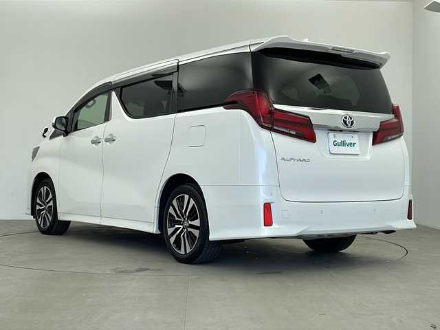 トヨタ アルファード S Cパッケージ 鹿児島県 2022(令4)年 1.7万km ホワイトパールクリスタルシャイン 純正ナビ機能付きディスプレイオーディオ/(BT/CD/DVD/AM/FM/フルセグTV)/トヨタセーフティセンス/レーダークルーズコントロール/バックカメラ/本革巻ステアリング/ステアリングスイッチ/ステアリングヒーター/前席シートヒーター/前席シートエアコン/デジタルインナーミラー/ブラインドスポットモニター/オートマチックハイビーム/純正18インチアルミホイール/純正フロアマット/両側パワースライドドア/前後ドライブレコーダー/純正ビルトインETC/保証書/取扱説明書/スペアキー