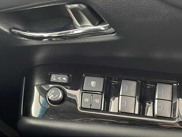 トヨタ アルファード S Cパッケージ 鹿児島県 2022(令4)年 1.7万km ホワイトパールクリスタルシャイン 純正ナビ機能付きディスプレイオーディオ/(BT/CD/DVD/AM/FM/フルセグTV)/トヨタセーフティセンス/レーダークルーズコントロール/バックカメラ/本革巻ステアリング/ステアリングスイッチ/ステアリングヒーター/前席シートヒーター/前席シートエアコン/デジタルインナーミラー/ブラインドスポットモニター/オートマチックハイビーム/純正18インチアルミホイール/純正フロアマット/両側パワースライドドア/前後ドライブレコーダー/純正ビルトインETC/保証書/取扱説明書/スペアキー