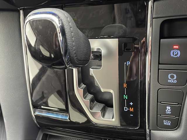 トヨタ アルファード S Cパッケージ 鹿児島県 2022(令4)年 1.7万km ホワイトパールクリスタルシャイン 純正ナビ機能付きディスプレイオーディオ/(BT/CD/DVD/AM/FM/フルセグTV)/トヨタセーフティセンス/レーダークルーズコントロール/バックカメラ/本革巻ステアリング/ステアリングスイッチ/ステアリングヒーター/前席シートヒーター/前席シートエアコン/デジタルインナーミラー/ブラインドスポットモニター/オートマチックハイビーム/純正18インチアルミホイール/純正フロアマット/両側パワースライドドア/前後ドライブレコーダー/純正ビルトインETC/保証書/取扱説明書/スペアキー