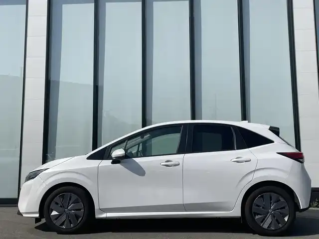 日産 ノート X 大阪府 2023(令5)年 0.8万km ピュアホワイトパール 純正９インチナビ/   フルセグTV/Bluetooth/USB/衝突軽減ブレーキ/コーナーセンサー/横滑り防止装置/ステアリングスイッチ/ドライブレコーダー/純正フロアマット/プッシュスタート/スマートキー/ＥＴＣ