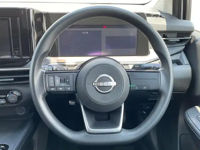 日産 ノート X 大阪府 2023(令5)年 0.8万km ピュアホワイトパール 純正９インチナビ/   フルセグTV/Bluetooth/USB/衝突軽減ブレーキ/コーナーセンサー/横滑り防止装置/ステアリングスイッチ/ドライブレコーダー/純正フロアマット/プッシュスタート/スマートキー/ＥＴＣ