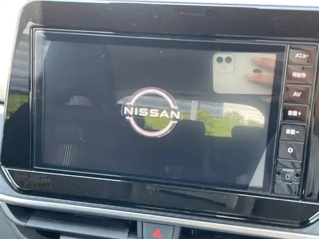 日産 ノート X 大阪府 2023(令5)年 0.8万km ピュアホワイトパール 純正９インチナビ/   フルセグTV/Bluetooth/USB/衝突軽減ブレーキ/コーナーセンサー/横滑り防止装置/ステアリングスイッチ/ドライブレコーダー/純正フロアマット/プッシュスタート/スマートキー/ＥＴＣ