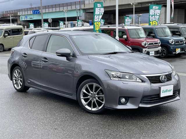 レクサス ＣＴ 200h クリエイティブ テキスタイルインテリア 石川県 2013(平25)年 6.3万km マーキュリーグレーマイカ 純正メモリーナビ/フルセグTV/バックカメラ/黒革シート/シートヒーター/純正アルミホイール/スマートキー/プッシュスタート/電動ミラー/パワーシート/ETC/保証書