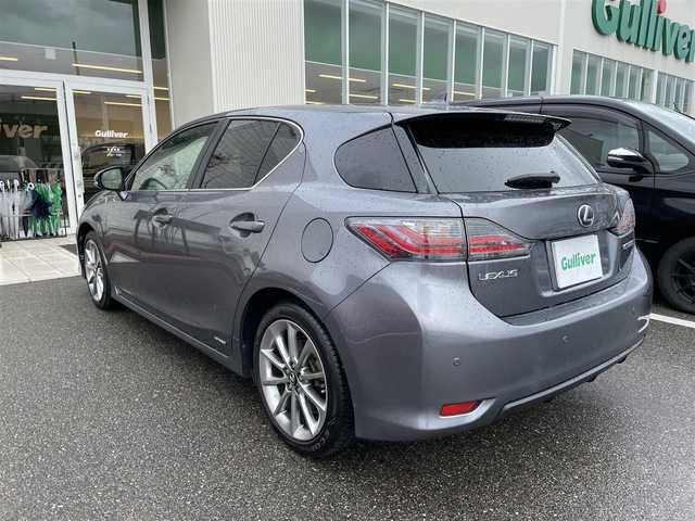 レクサス ＣＴ 200h クリエイティブ テキスタイルインテリア 石川県 2013(平25)年 6.3万km マーキュリーグレーマイカ 純正メモリーナビ/フルセグTV/バックカメラ/黒革シート/シートヒーター/純正アルミホイール/スマートキー/プッシュスタート/電動ミラー/パワーシート/ETC/保証書