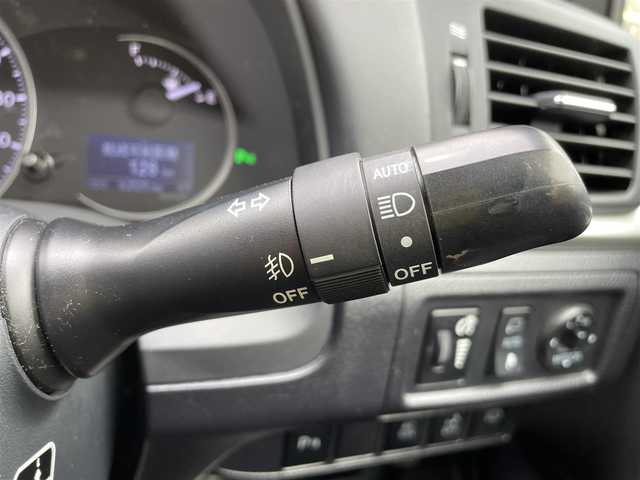 レクサス ＣＴ 200h クリエイティブ テキスタイルインテリア 石川県 2013(平25)年 6.3万km マーキュリーグレーマイカ 純正メモリーナビ/フルセグTV/バックカメラ/黒革シート/シートヒーター/純正アルミホイール/スマートキー/プッシュスタート/電動ミラー/パワーシート/ETC/保証書