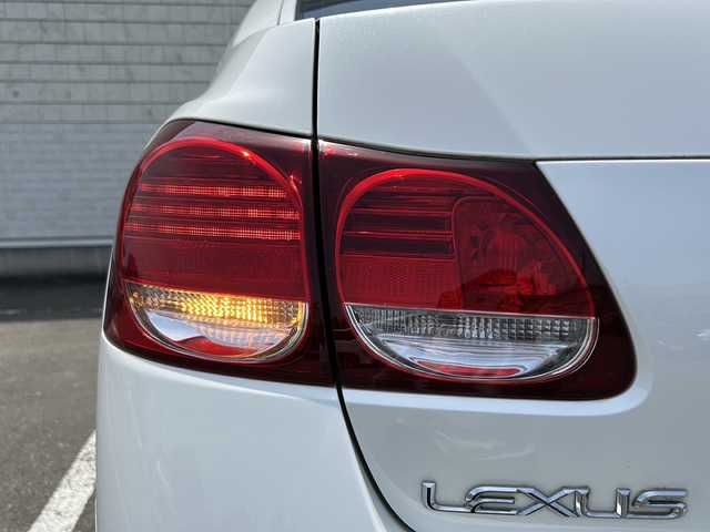 レクサス ＧＳ 350 秋田県 2006(平18)年 7.8万km ホワイトパールクリスタルシャイン ・プッシュスタート/・純正ナビ/・フルセグ/・CD/DVD再生/・バックカメラ/・ETC/・スマートキー2本/・エンタテイメントリモコン/・AAC/・クルーズコントロール/・オートリアサンシェード/・HIDヘッドライト/・フォグライト/・MTモード付AT/・純正17インチAW/・パワーシートD＋N席/・取り扱い説明書