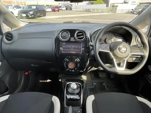 日産 ノート e－パワー X Vセレクション 香川県 2020(令2)年 3.9万km ダークメタルグレー 登録時走行距離：38295km/ディーラー純正ナビ/　CD DVD BT　フルセグTV/全方位カメラ/エマージェンシーブレーキ/レーンキープアシスト/横滑り防止装置/LEDヘッドライト/オートライト/デジタルインナーミラー/ETC/ステアリングスイッチ/プッシュスタート/スマートキー