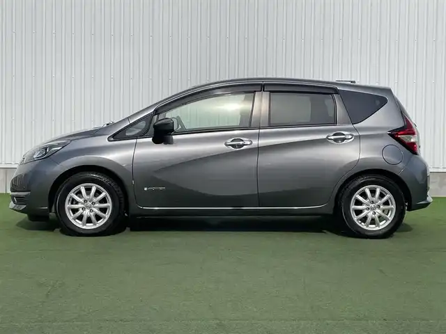 日産 ノート e－パワー X Vセレクション 香川県 2020(令2)年 3.9万km ダークメタルグレー 登録時走行距離：38295km/ディーラー純正ナビ/　CD DVD BT　フルセグTV/全方位カメラ/エマージェンシーブレーキ/レーンキープアシスト/横滑り防止装置/LEDヘッドライト/オートライト/デジタルインナーミラー/ETC/ステアリングスイッチ/プッシュスタート/スマートキー