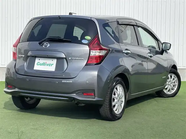 日産 ノート e－パワー X Vセレクション 香川県 2020(令2)年 3.9万km ダークメタルグレー 登録時走行距離：38295km/ディーラー純正ナビ/　CD DVD BT　フルセグTV/全方位カメラ/エマージェンシーブレーキ/レーンキープアシスト/横滑り防止装置/LEDヘッドライト/オートライト/デジタルインナーミラー/ETC/ステアリングスイッチ/プッシュスタート/スマートキー