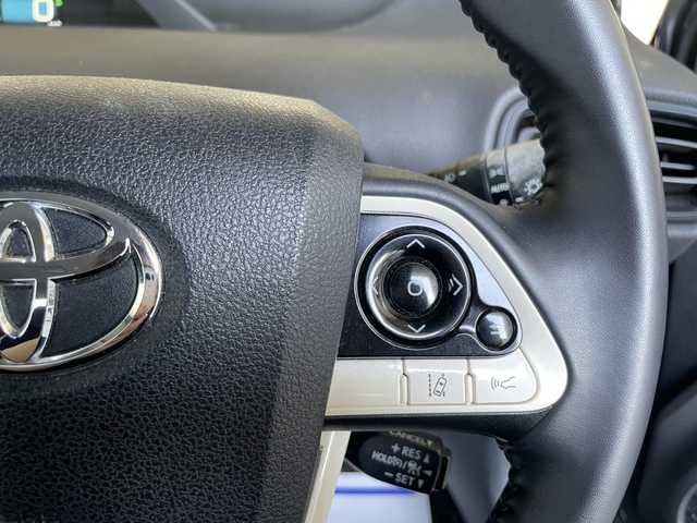 トヨタ プリウス Sセーフティプラス 宮城県 2017(平29)年 13.6万km アティチュードブラックマイカ (株)IDOMが運営する【じしゃロン仙台店】の自社ローン専用車両になりますこちらは現金またはオートローンご利用時の価格です。自社ローンご希望の方は別途その旨お申付け下さい/SDナビ/フルセグ/Bluetooth/バックカメラ/ビルトインETC2.0/クルコン/レーンキープ/パークアシスト/ヘッドアップディスプレイ/オートハイビーム/LEDヘッドライト