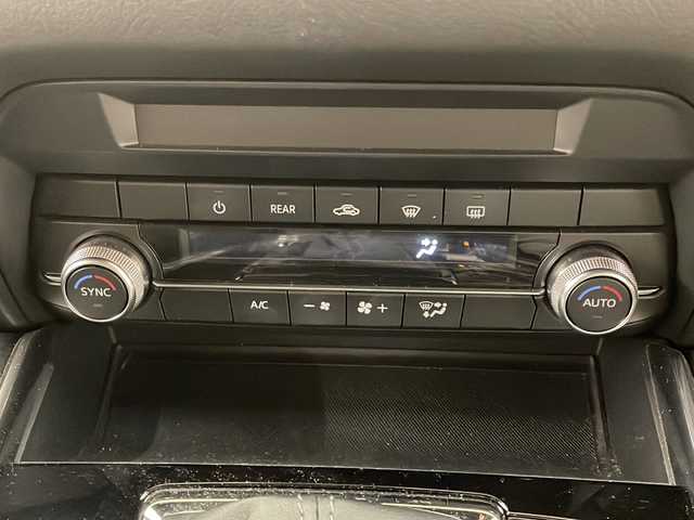 マツダ ＣＸ－８ 25S 道央・札幌 2020(令2)年 1.7万km ソウルレッドクリスタルM /4WD//衝突軽減ブレーキ//全方位カメラ//純正ナビ//フルセグＴＶ//Ｂｌｕｅｔｏｏｔｈ//ＥＴＣ//純正１７インチアルミホイール//コーナーセンサー//ＬＥＤヘッドライト//オートライト//スタッドレスタイヤ積み込み