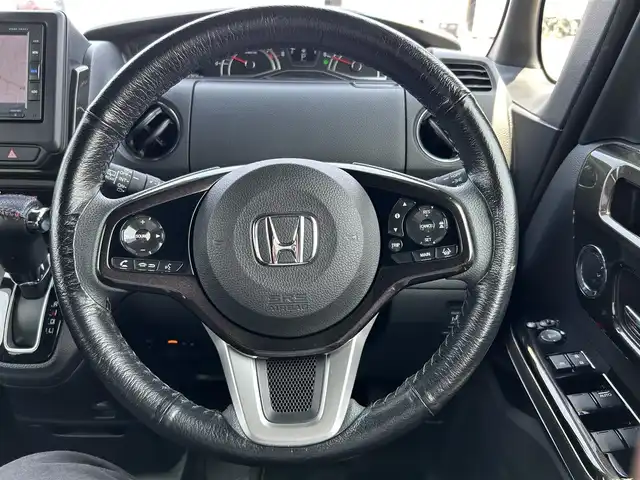 ホンダ Ｎ ＢＯＸ カスタム G L ホンダセンシング 熊本県 2020(令2)年 4.4万km プレミアムグラマラスブロンズP 純正ナビ（VXM-194Ci）/・AM/FM/CD/SD/USB/iPod/BT/バックカメラ/ホンダセンシング/・アダプティブクルーズコントロール/・車線維持支援システム/・衝突軽減ブレーキ/・先行車発進お知らせ機能/・標識認識機能/・路外逸脱抑制機能/・オートマチックハイビーム/レーダークルーズコントロール/ETC2.0/前後ドライブレコーダー/D/N席シートヒーター/後方コーナーセンサー/革巻きステアリング/・ステアリングリモコン/オートライト/・LEDヘッドライト/・フォグランプ/電動格納ミラー/・ウィンカーミラー/ドアバイザー/純正アルミホイール/スマートキー/・スペアキー
