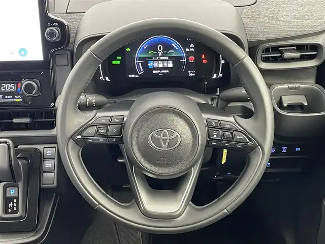 トヨタ シエンタ ハイブリッド Z 埼玉県 2024(令6)年 1.8万km ブラック １０．５インチディスプレイオーディオ　バックカメラ　ＥＴＣ２．０　セーフティセンス　レーダークルーズコントロール　両側パワースライドドア　オートライト　コーナーセンサー　プッシュスタート　ＬＥＤライト
