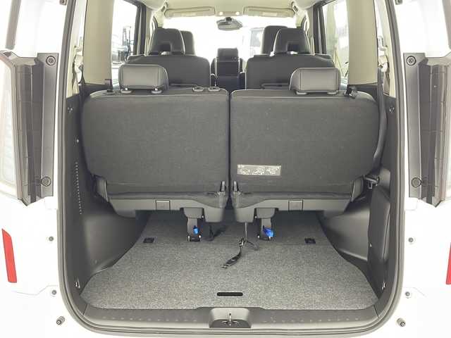日産 セレナ ハイウェイスター V 兵庫県 2023(令5)年 1.5万km プリズムホワイト ・純正ナビ&Bluetooth&USB&HDMI/・バックカメラ/・ビルドインETC/・両側パワースライドドア/・三列シート/・純正フロアマット/・純正アルミホイール/・レーダークルーズコントロール/・ブラインドスポットモニター/・プラズマクラスター/・横滑り防止機能/・前後コーナーセンサー/・盗難防止装置/・プロパイロット/・インテリジェント FCW（前方衝突予測警報）/・衝突回避ステアリングアシスト/・インテリジェント BS（後側方衝突防止支 I 援システム）/・BSW（後側方車両検知警報）/・RCTA（後退時車両検知警報）/・踏み間違い衝突防止アシスト/・オートライト/・LEDヘッドライト/・パーキングアシスト/・アイドリングストップ/・パドルシフト/・オートブレーキホールド/・チップアップシート/・純正フロアマット/・純正アルミホイール（16インチ）/・typeCアクセサリーソケット/・本革巻ステアリング/・ステアリングスイッチ/・電制シフト（スイッチタイプ）/・電動パーキングブレーキ/・W＋サイドエアバック/・カーテンエアバック