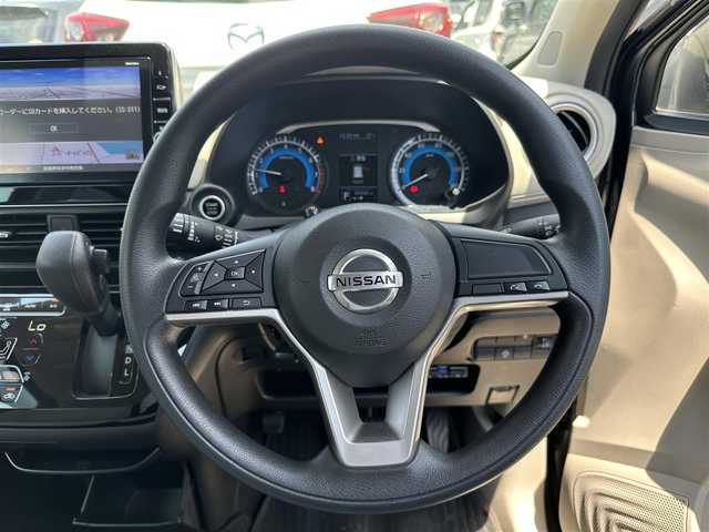 日産 デイズ X 滋賀県 2019(令1)年 5万km ブラック 禁煙車/純正9型ナビ/（CD/DVD/フルセグTV/BT/SD/FM/AM）/エマージェンシーブレーキ/アラウンドビューモニター/ETC/ドライブレコーダー/コーナーセンサー/ステアリングスイッチ/LEDヘッドライト/インテリジェントキー/プッシュスタート/純正ドアバイザー/純正フロアマット