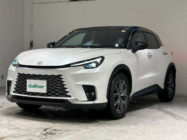 レクサス ＬＢＸ クール 宮城県 2024(令6)年 2.6万km パールⅡ 純正ナビ/アラウンドビューモニター/バックカメラ/フルセグTV/Bluetooth/レクサスセーフティーセンス/・プリクラッシュセーフティー/・レーダークルーズコントロール/・レーントレーシングアシスト/・アダプティブハイビームシステム/・ロードサインアシスト/ブラインドスポットモニター/レーンチェンジアシスト/プロアクティブドライビングアシスト/フロントクロストラフィックアラート/リアクロストラフィックアラート/クリアランスソナー/パーキングサポートブレーキ/パドルシフト/ブレーキホールド/電動リアゲート/ハンドルヒーター/シートメモリ/シートヒーター/パワーシート/LEDヘッドライト/フォグランプ/オートライト/純正アルミホイール/純正ビルトインETC2.0/純正ドライブレコーダー