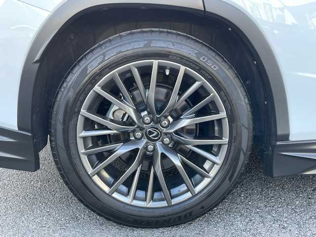 レクサス ＲＸ 300 Fスポーツ 埼玉県 2019(平31)年 4万km ホワイトノーヴァガラスフレーク 衝突被害軽減ブレーキ/レーンキープアシスト/クルーズコントロール/TRDエアロ/TRDマフラー/赤革レザーシート/前席パワーシート(運転席メモリー付き)/シートヒーター/エアーシート/ハンドルヒーター/パワーバックドア/ブラインドスポットモニター/純正メモリナビ/バックカメラ/フルセグTV(走行中視聴可能)/前後コーナーセンサー/ドライブセレクトモード/ECO/SPORT S/S +/純正ドライブレコーダー/ETC2.0/三眼LEDヘッドライト/LEDフォグライト