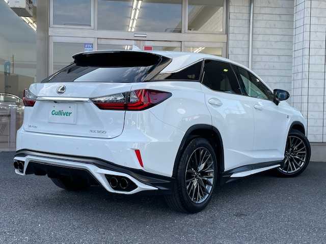 レクサス ＲＸ 300 Fスポーツ 埼玉県 2019(平31)年 4万km ホワイトノーヴァガラスフレーク 衝突被害軽減ブレーキ/レーンキープアシスト/クルーズコントロール/TRDエアロ/TRDマフラー/赤革レザーシート/前席パワーシート(運転席メモリー付き)/シートヒーター/エアーシート/ハンドルヒーター/パワーバックドア/ブラインドスポットモニター/純正メモリナビ/バックカメラ/フルセグTV(走行中視聴可能)/前後コーナーセンサー/ドライブセレクトモード/ECO/SPORT S/S +/純正ドライブレコーダー/ETC2.0/三眼LEDヘッドライト/LEDフォグライト