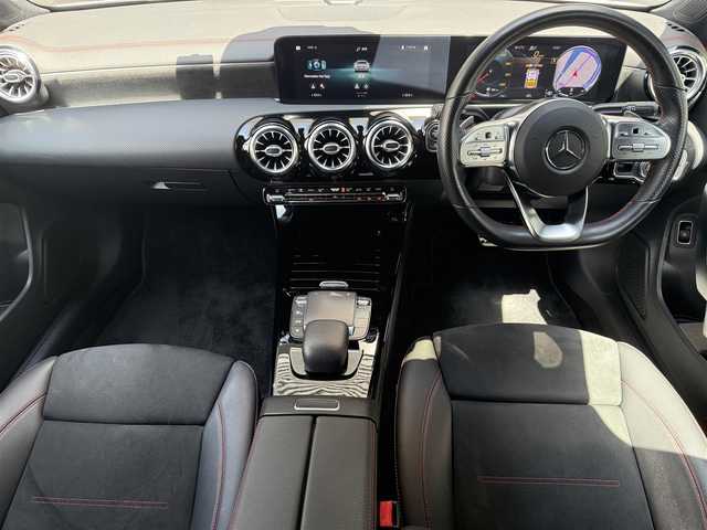 メルセデス・ベンツ ＣＬＡ２００ｄ Sブレーク AMGライン 和歌山県 2020(令2)年 5.6万km 白 ナビゲーションパッケージ /レーダーSF /ACC /純正ナビ /フルセグ /Bカメラ /電動バックドア /アンビエントライト /コーナーセンサー /レーンキープアシスト /パドルシフト /純正18AW /アイドリングストップ /LEDヘッドライト /ETC