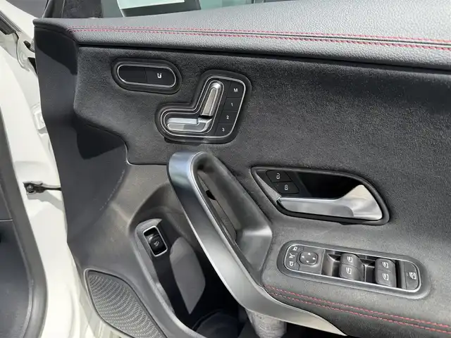 メルセデス・ベンツ ＣＬＡ２００ｄ Sブレーク AMGライン 和歌山県 2020(令2)年 5.6万km 白 ナビゲーションパッケージ /レーダーSF /ACC /純正ナビ /フルセグ /Bカメラ /電動バックドア /アンビエントライト /コーナーセンサー /レーンキープアシスト /パドルシフト /純正18AW /アイドリングストップ /LEDヘッドライト /ETC