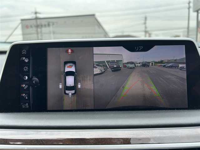 ＢＭＷ ７４０ｅ アイパフォーマンス 岡山県 2016(平28)年 4.9万km 黒 登録時走行距離48132km/純正12.3インチナビ/フルセグTV/(AM.FM.TV.CD.DVD.BT)/ハーマンカードン/プラグインHV/アラウンドビューモニター/バックカメラ/シートヒーター/エアシート/ドライブレコーダー/ブレーキホールド/レーダークルーズコントロール/電動トランクリッド/衝突軽減ブレーキ/レーンキープアシスト/レザーシート/オートライト/オートマチックハイビーム/18インチ純正AW